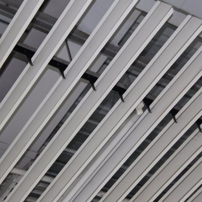 потолка металла прокладки 185x3000mm u легковес цвета алюминиевого ориентированный на заказчика