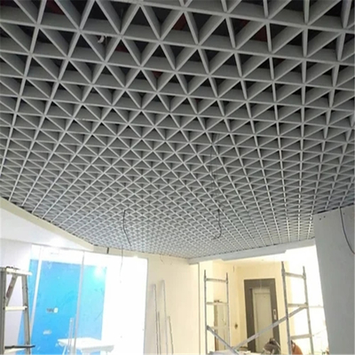 Потолок клетки решетки 100*100*100 потолка металла аэропорта алюминиевый триангулярный открытый