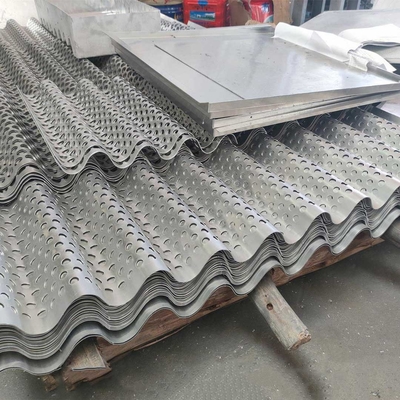 Алюминиевые пефорированные рифленые панели стены огнеупорное 600X2000 металла