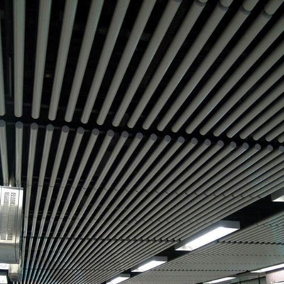 Толщина панели потолка Unconcealed 0.7mm металла трубчатого дефлектора алюминиевая