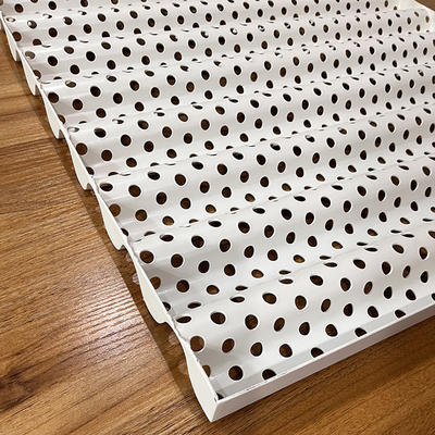 Панель волны синуса 600x630x2.0mm алюминиевая рифленая с прокалыванием диаметра 10mm