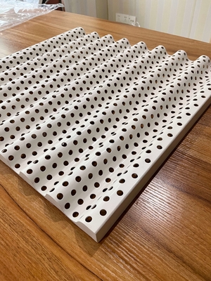 Панель волны синуса 600x630x2.0mm алюминиевая рифленая с прокалыванием диаметра 10mm