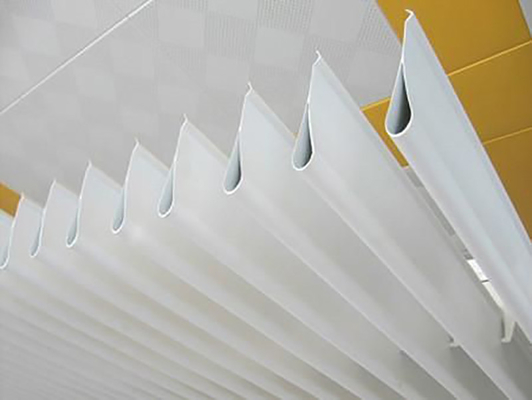алюминиевый потолок дефлектора толщины 0.7мм потолка металла 25Вкс150Х капая капая