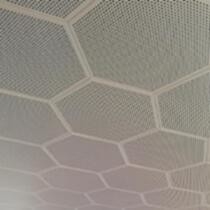 Алюминиевый шестиугольный зажим в толщине потолка 0.7mm для выставочного центра