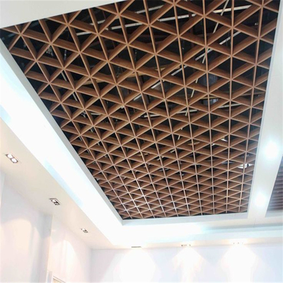 Потолок клетки решетки 100*100*100 потолка металла аэропорта алюминиевый триангулярный открытый